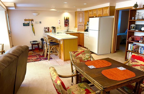 Ridglea Hills Apartment | Fantastic Views in east Boulder and Friendly Resident Owners