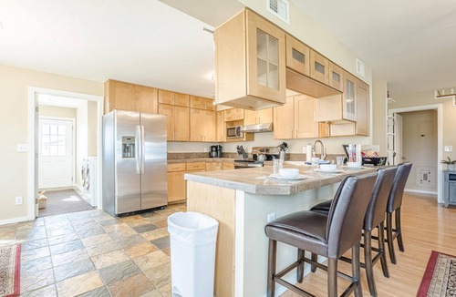 Fruita House | Farmhouse: 82" TV & Pool Table