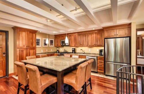 Aspen House | Fasching Haus Unit 10, Condo w/Private Deck, Great Views, 2 Blocks to Downtown Aspen