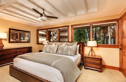 Aspen House | Fasching Haus Unit 10, Condo w/Private Deck, Great Views, 2 Blocks to Downtown Aspen