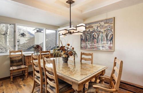 Aspen House | Fasching Haus Unit 8, Deluxe Condo w/A/C, Private Deck, 2 Blocks to Downtown