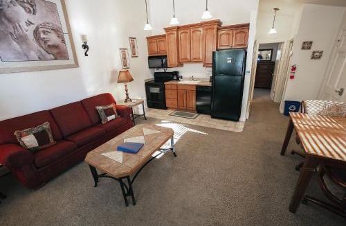 Estes Park Apartment | Fawn Valley Inn- 226 condo
