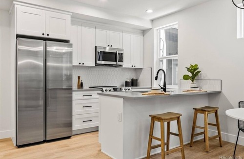 Goldsmith House | Feel at home- proximity to DTC, hospitals, DU and Downtown