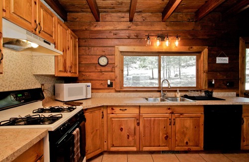 Florissant Cabin | Feels Like Home Cozy Cabin On 40 Acres