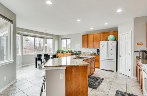 Vista Ridge House | Fenced Yard and Trail Access Dog-Friendly Erie Home