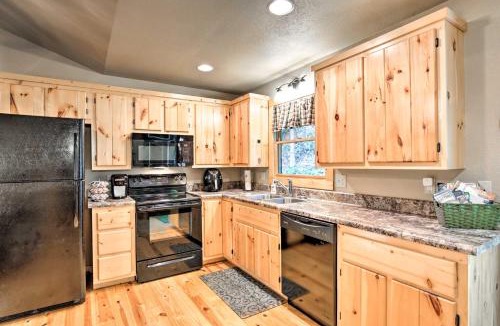 Murphy House | Fire Pit & Forest Views: Secluded Murphy Cabin!
