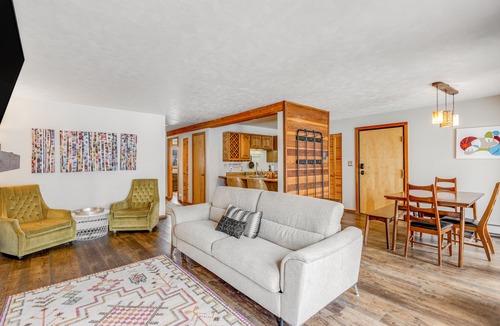 Wildernest Condo | First-floor condo with porch & electric fireplace - close to ski resorts