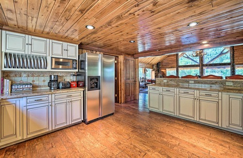 Dolores Cabin | ‘Fish Creek Ranch’ in Dolores: Hot Tub & Game Room