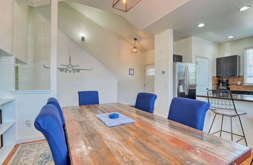 Security-Widefield House | FlightDeck/FullGym/HotTub/Fireplace/OutdoorProjector/NearAirport