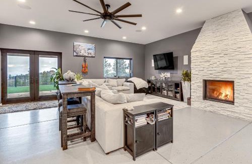 Lake George House | Florissant Home with Hot Tub, Putting Green and Views!