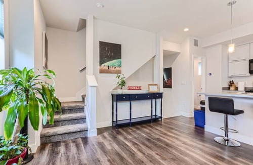 Lakewood House | Foothills I Red Rocks I W Denver 3bd 2ba Townhome