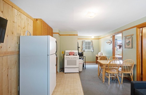 South Fork Cabin | Foothills Lodge 5 - South Fork