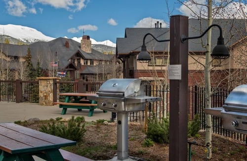 Four O'Clock Apartment | Forth of July at Grand Timber Lodge Resort in Beautiful Breckenridge! - Studio