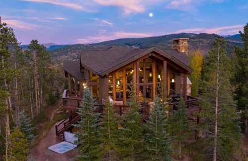 The Highlands House | Four master suites, VIEWS! Hot tub, private ski SHUTTLE, sprawling entertaining areas!