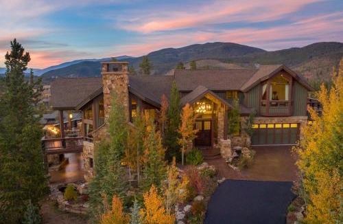 The Highlands House | Four master suites, VIEWS! Hot tub, private ski SHUTTLE, sprawling entertaining areas!