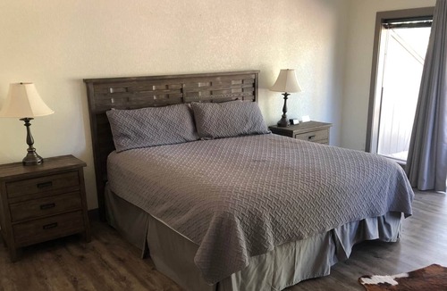 Red Feather Lakes Apartment | Fox Acres Superior King Room