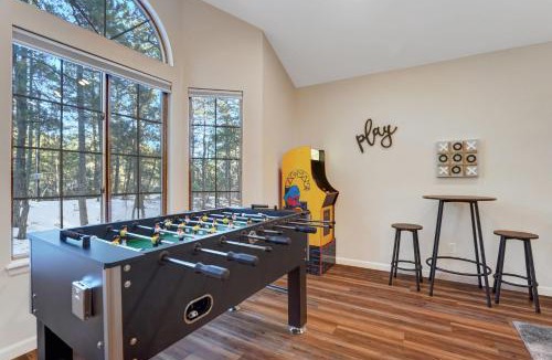 Colorado Springs House | Fox Run Retreat Hot Tub & Fire Pit & BBQ