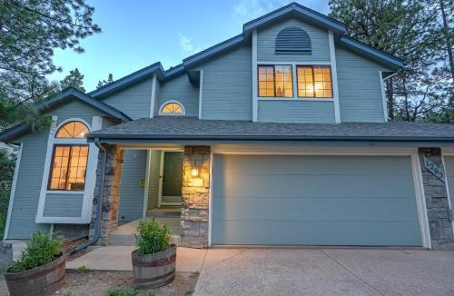 Colorado Springs House | Fox Run Retreat Hot Tub & Fire Pit & BBQ