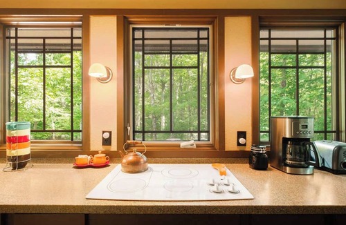 Bittinger House | Frank Lloyd Wright-Inspired Prairie Home | Official Fallingwater Lodging Partner