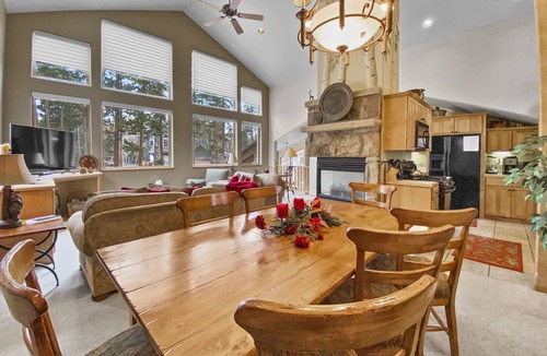 Warrior's Mark West House | Free SkyCard Act-Home, Private Hot Tub, Perfect For Large Families-Gold King Cha