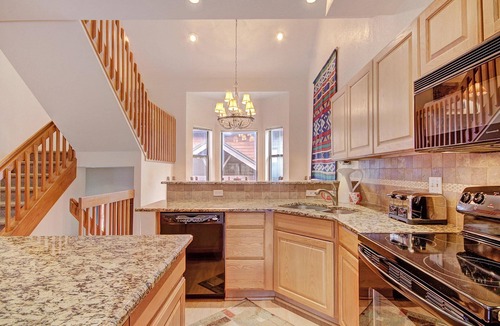 Warrior's Mark House | Free SkyCard Act-Townhome, Private Hot Tub, Close To Town - Village Point 303