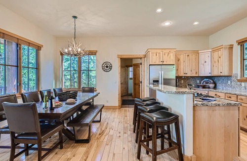 The Highlands House | FREE VIP Shuttle Service! Desirable Neighborhood!