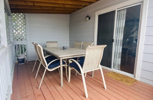Centennial House | Freshly remodeled 4 bdrm home for up to 8 guests