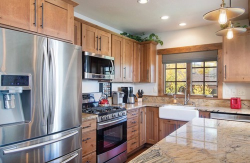 Frisco Condo | Frisco Sports Chalet Tenmile Condo: Stylish, On Shuttle Route
