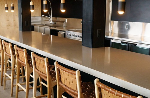 Center Hotel | Frontier Drive Inn
