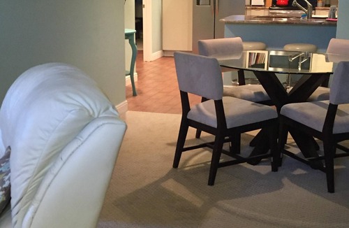Parker Apartment | Fully Furn Private Apt for Travel Nurses, Executives & Retirees!