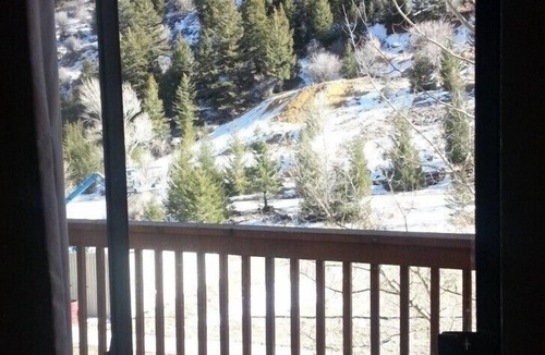 Georgetown Condo | Fully Furnished Georgetown CO Ski Condo. Across street from lake, 1 Br Plus Loft