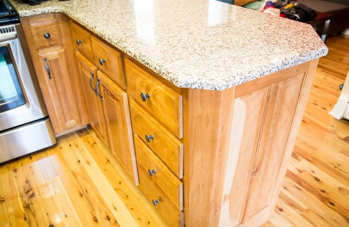 Whittier Condo | Fully Furnished One Bedroom With Jetted Bathtub on Pearl