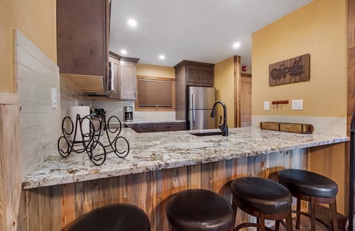 Historic District Condo | Fully remodeled family friendly condo 2 blocks to Main St - 2 king suites