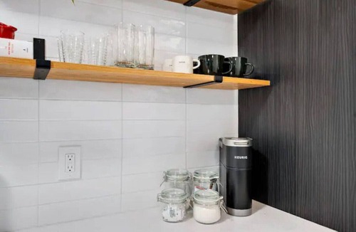 Englewood Apartment | Fully Stocked & Renovated 1/1