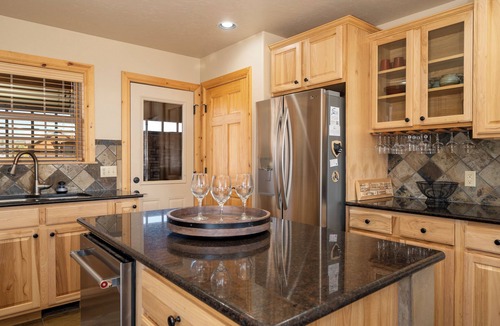 Pole Creek House | Fun pet friendly 4 bedroom hot tub and Air Conditioning