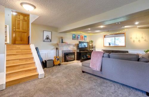 Thornton House | Furnished Deck and Fire Pit Thornton Family Retreat