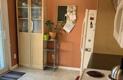 Golden House | Furnished Home in Golden close to N Table and easy commute access
