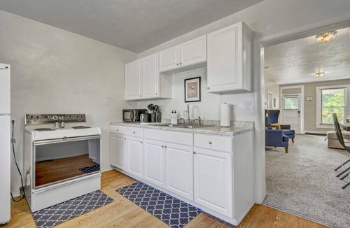 Colorado Springs House | Game Parlour! Downtown Workspace BBQ Fire Pit
