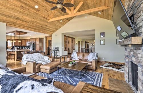 Grand Lake House | Game Room and Hot Tub Luxe Grand Lake Retreat!