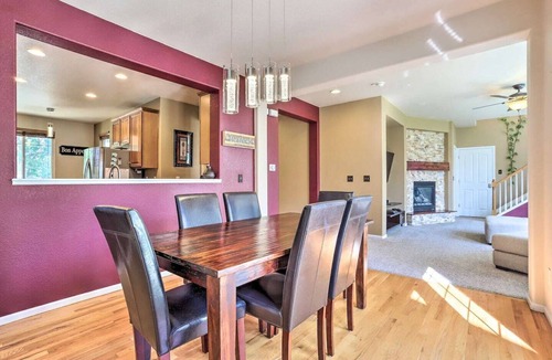 Commerce City House | Gamers Oasis! Gaming Wall-4 70” Samsungs! Board Games! Family Home Near Gaylord