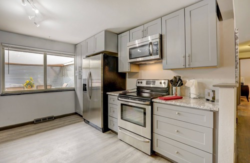 Columbine Valley House | Games, Art & Pot Friendly with ZenDen near Downtown Littleton-Denver