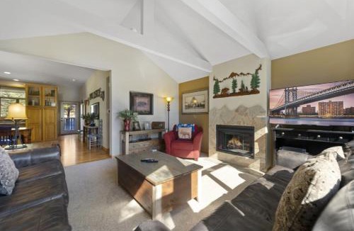 Estes Park House | Gateway to the Wildside Townhouse