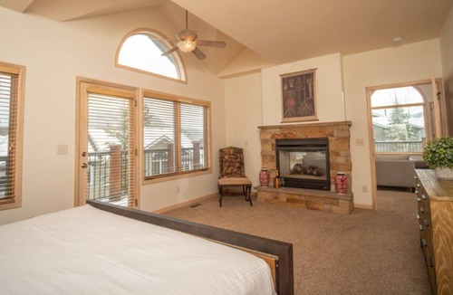 Stanley Hills Condo | Gather around the fire w/ friends, family in spacious condo w/ hot tub! #330