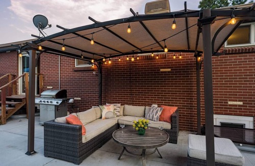 Berkley House | Gather|Recharge|CentralLocation|FullAmenities|LargeGroupsWelcome|QuietNeighborhood