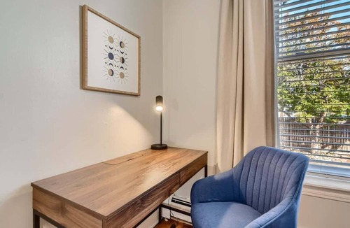 City Park Apartment | Gaylord by Modern Midstay/1Block to CityPark #G1