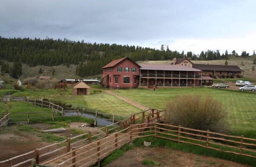Whitepine Cabin | Geothermal Ranch Lodge with private Hot Springs Pool, Sleeps 25-50.