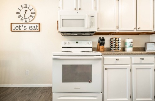 Rockrimmon Condo | ⁂GETAWAY SUITE! Condo - Sleeps Five - 2 BR/1BA⁂