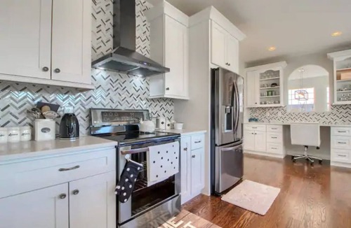 Ken Caryl House | Glamorous 4BR House Perfect for Families & Groups