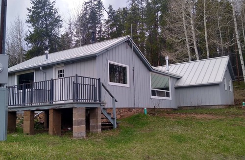 Grant House | Glamping on 57 acres: 10 minutes from Wellington Lake!