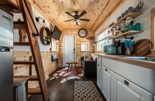 Woodland Park House | Glamping Under the Stars | Firepit, BBQ & Views
